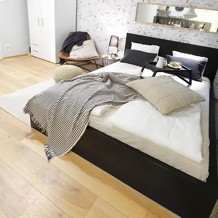 Adria Square Apartament *