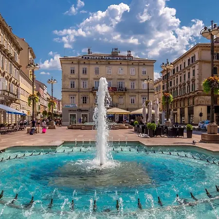 Adria Square * リエカ